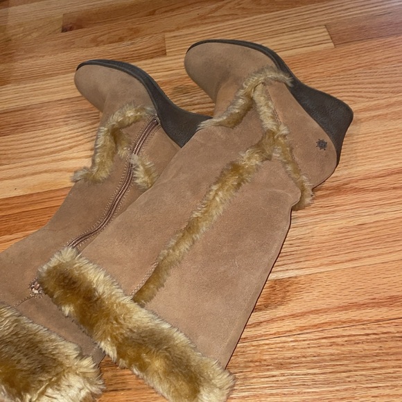 Like NEW RUFFHEWN tan/brownish fuzzy furry brown tall wedge boots sz 6.5 DENMARK - Picture 2 of 15
